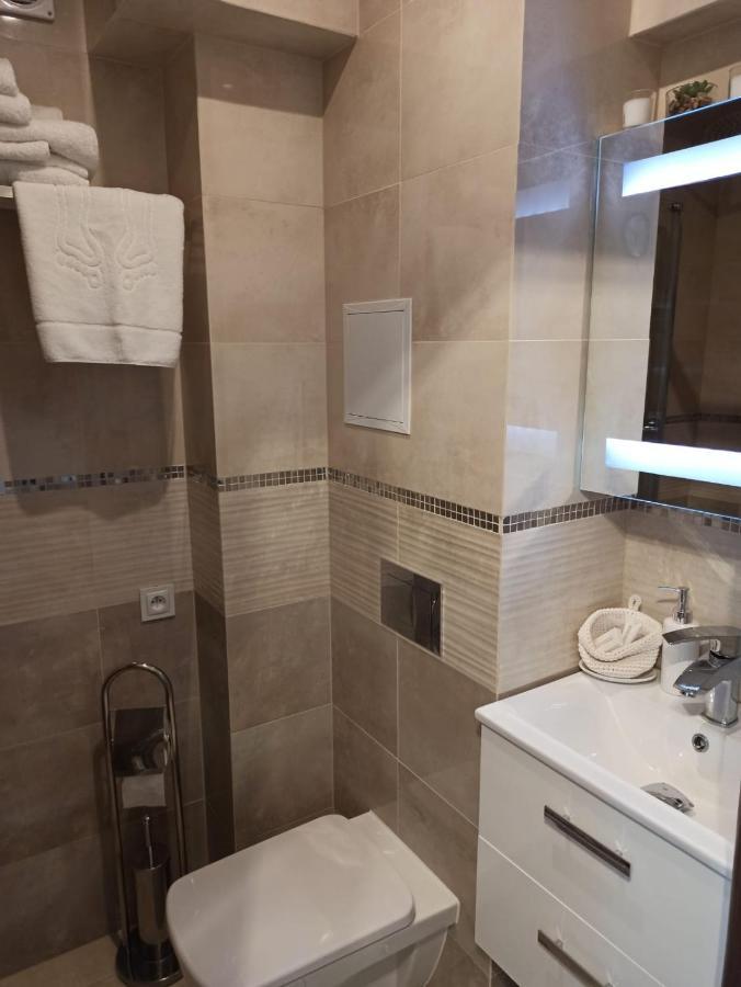 Apartament New Slavia Apartment เมียนซิดดรอแย ภายนอก รูปภาพ